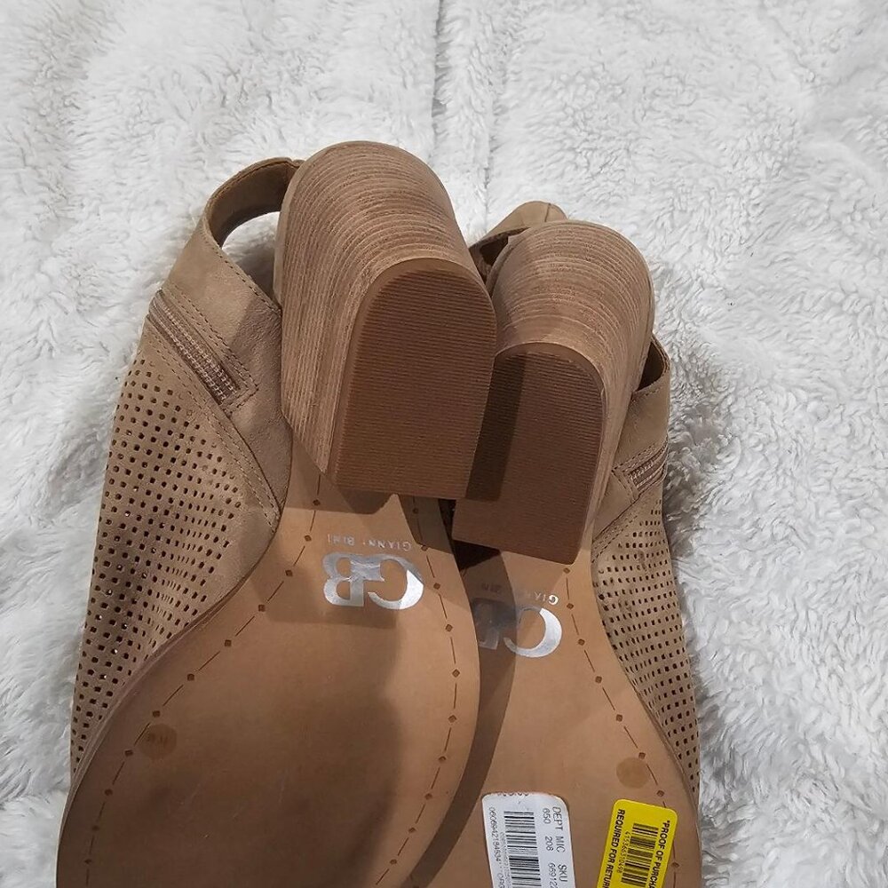 Women's Gianni Bini Suede Open Toe Booties - Picture 3 of 9